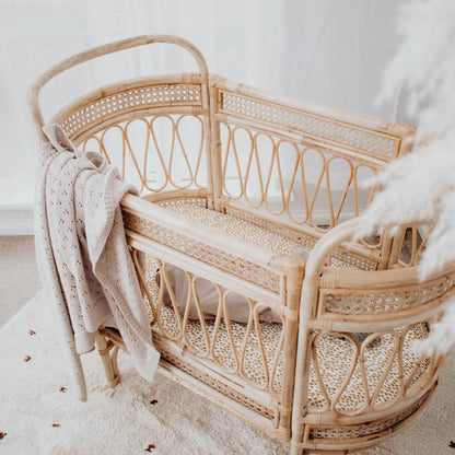 Baby Llama Drama Bassinet